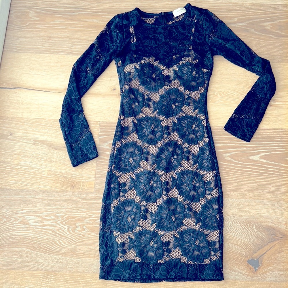 Mystic Los Angeles Lace Dress Women’s size small